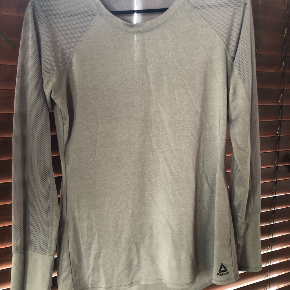 Reebok Gray Workout Shirt Medium